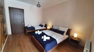 Гостевой дом Guest House Sandro Степанцминда Трехместный номер с собственной ванной комнатой-4