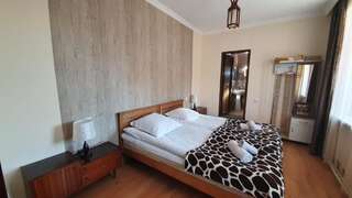 Гостевой дом Guest House Sandro Степанцминда Двухместный номер с 2 отдельными кроватями и собственной ванной комнатой-5